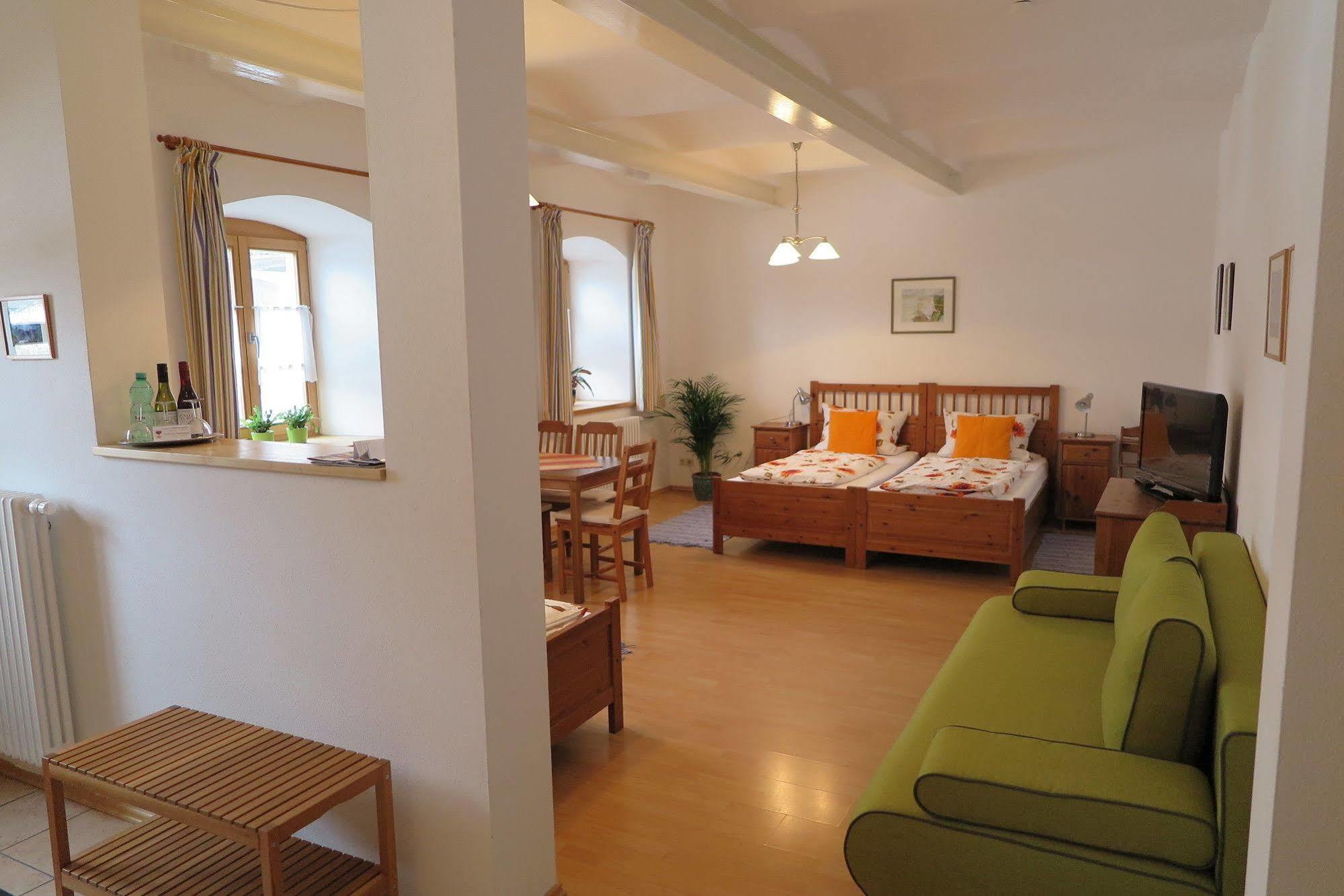Pension Bernhardhof Otterfing Exterior foto