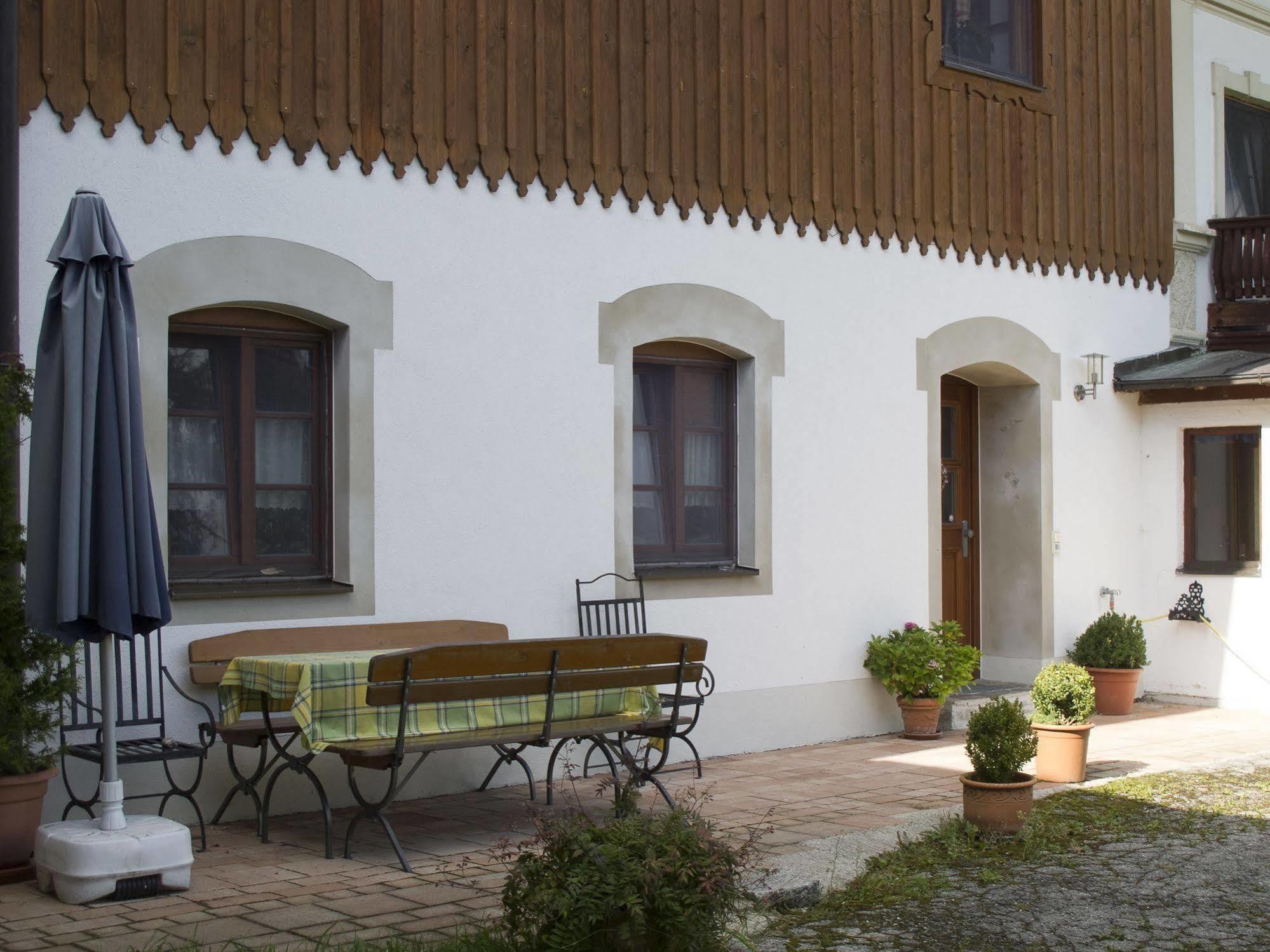 Pension Bernhardhof Otterfing Exterior foto