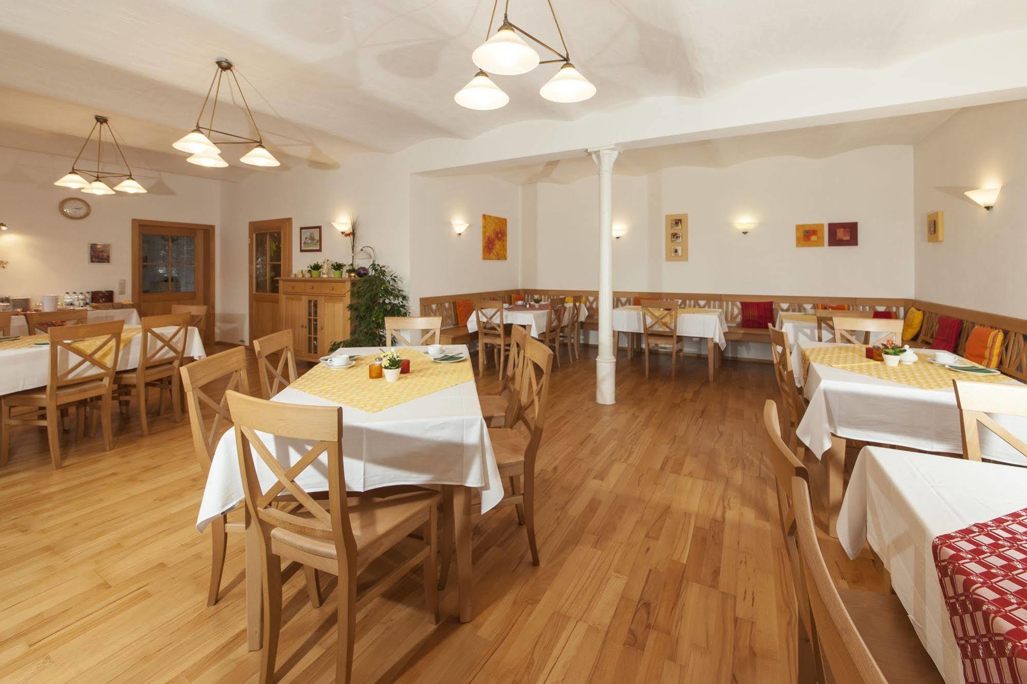 Pension Bernhardhof Otterfing Exterior foto